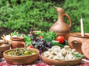 Georgische Gerichte: Chinkali, Lobio, Soko